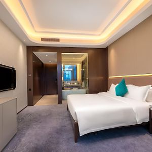 Deluxe Executive King Room